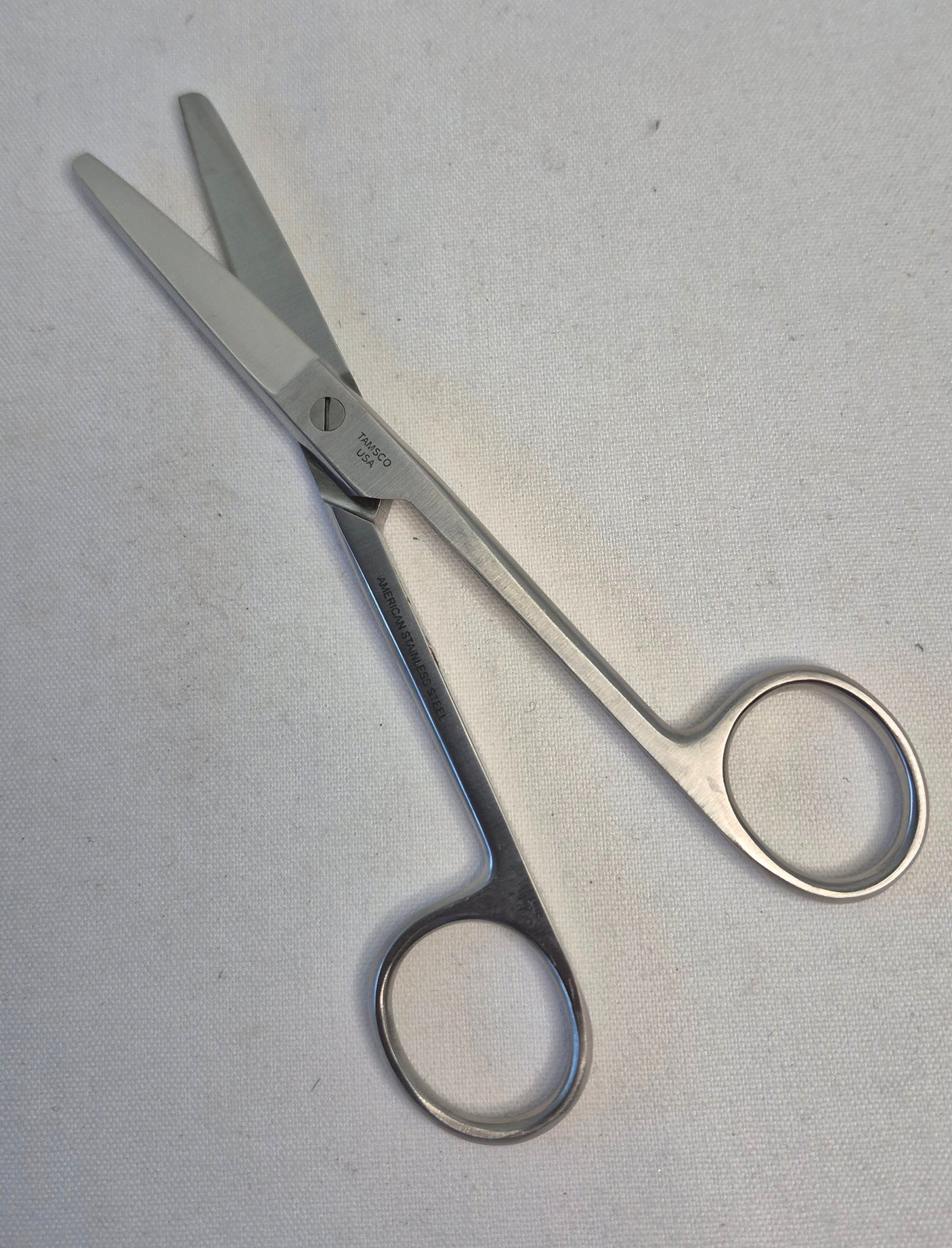 Surgical scissors Blunt/Blunt Straight 5.5"