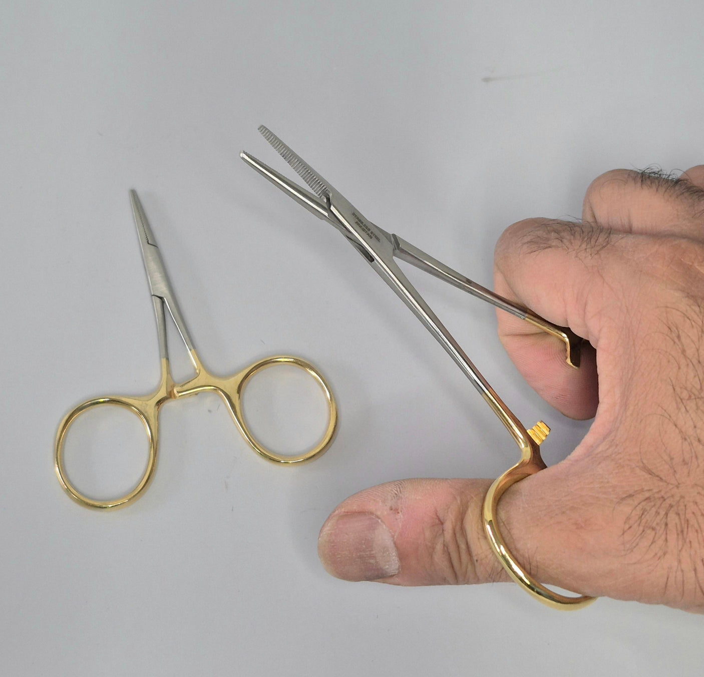 Large Loop Hemostats (2 sizes)