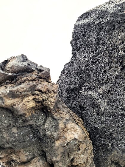 WIO - Darwin Black Lava Stone